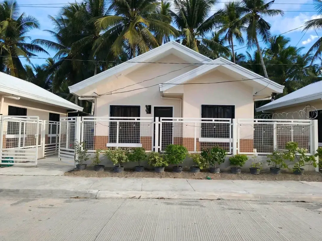 Furnished 2-BR House for Rent in Lacewood Subdivision, GenSan