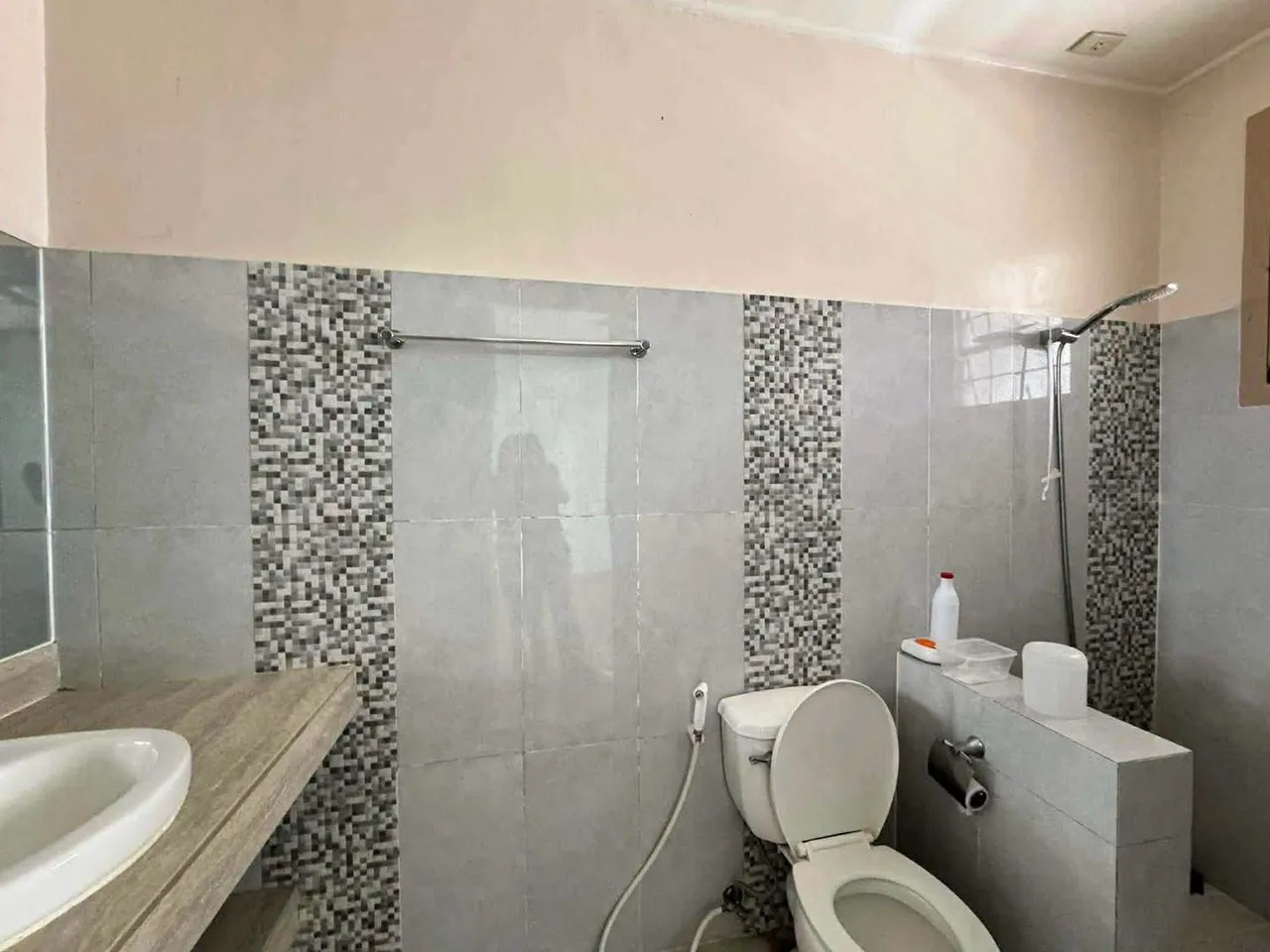4-Bedroom House for Rent in Dadiangas Heights (200 sqm Floor Area)