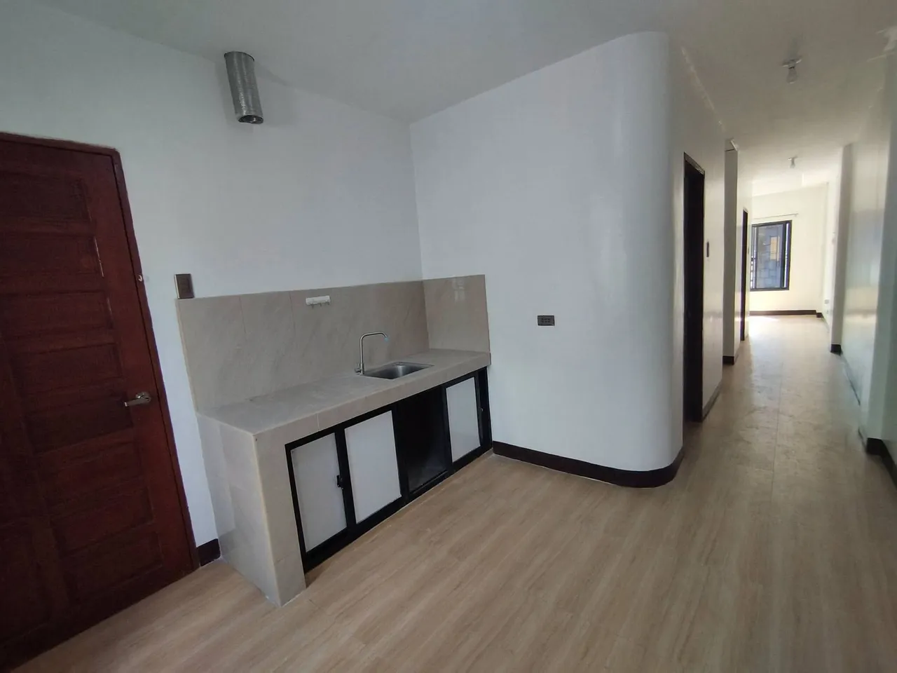 2-BR Apartment with Split-Type AC in Pioneer Village, Lagao